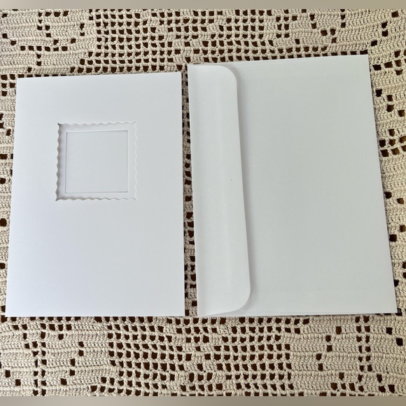 K&Company  DIY card kit. 18 tri-fold cards with scalloped opening & envelopes - Picture 5 of 5